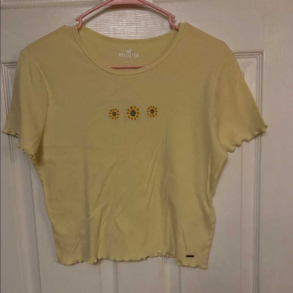 Hollister Pale Yellow Sunflower Ribbed Crop Tee